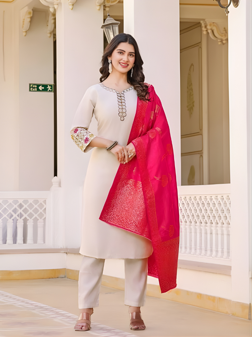 Adaah Noor Pink– Three-Piece Suit