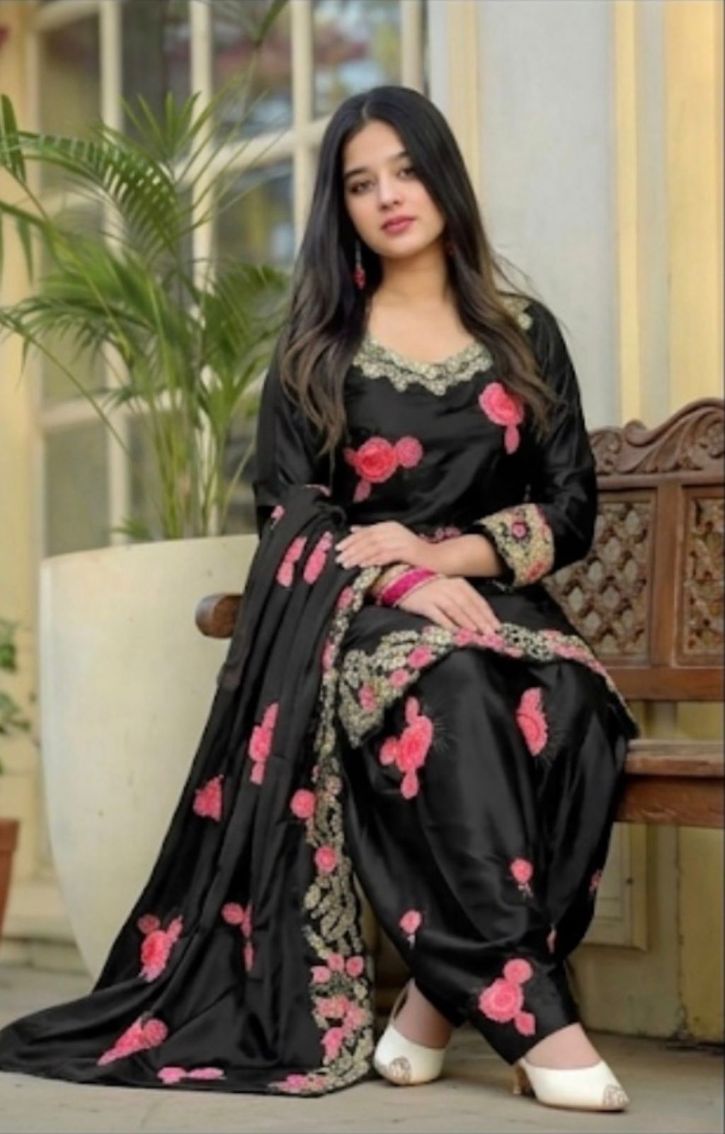 Adaah Noor-e-Gul Farshi Embroidered Three Piece Suit
